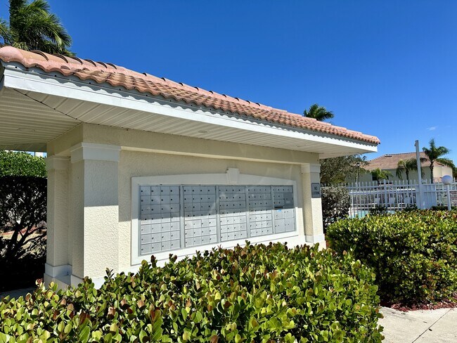 Building Photo - 912 Hampton Cir
