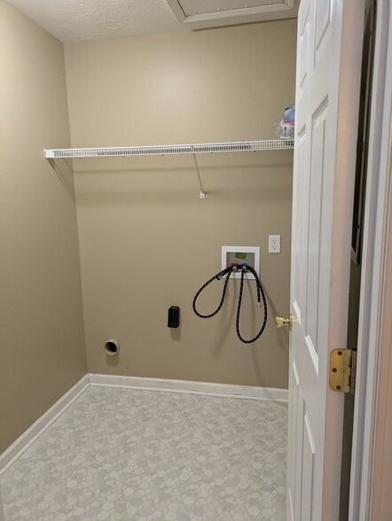 Separate Laundry Room - 2029 Kennesaw Way
