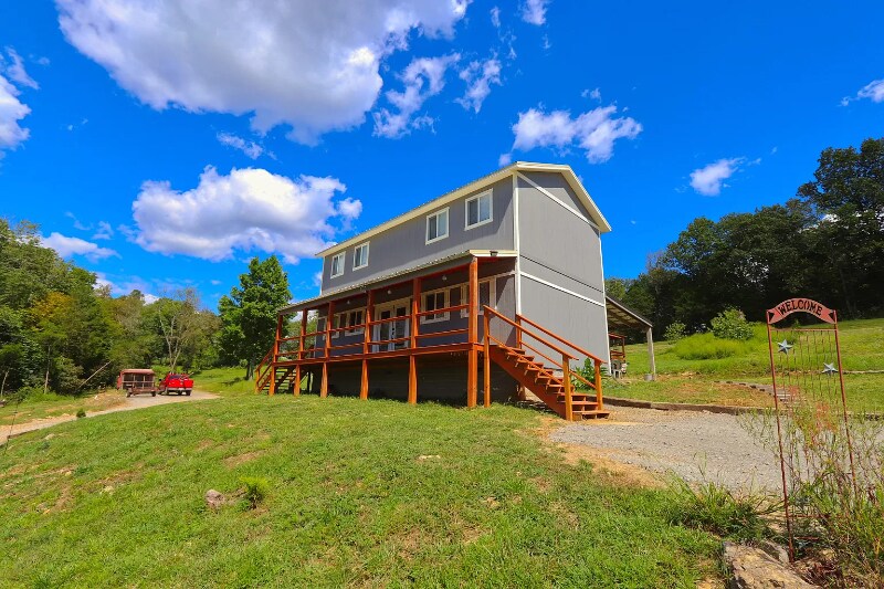 Primary Photo - 333 Little Salt Lick Rd