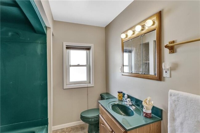 Building Photo - 1920 Middle St