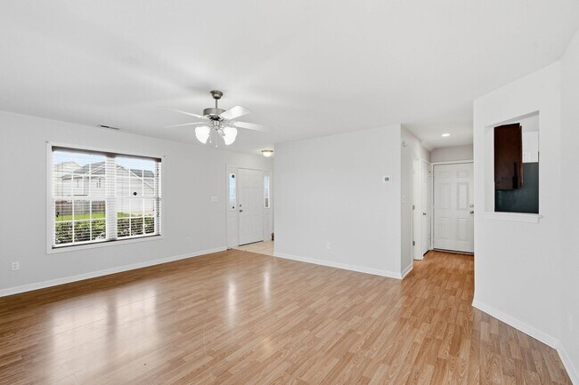 Building Photo - 2305 Gray Goose Loop