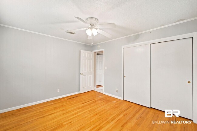 Building Photo - 20532 White Hill Rd