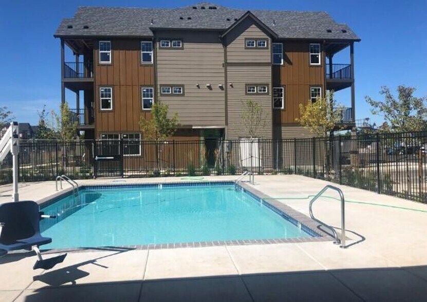 Building Photo - 7128 NW 159th Ave