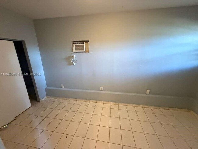 Building Photo - 8201 NW 5th Ct