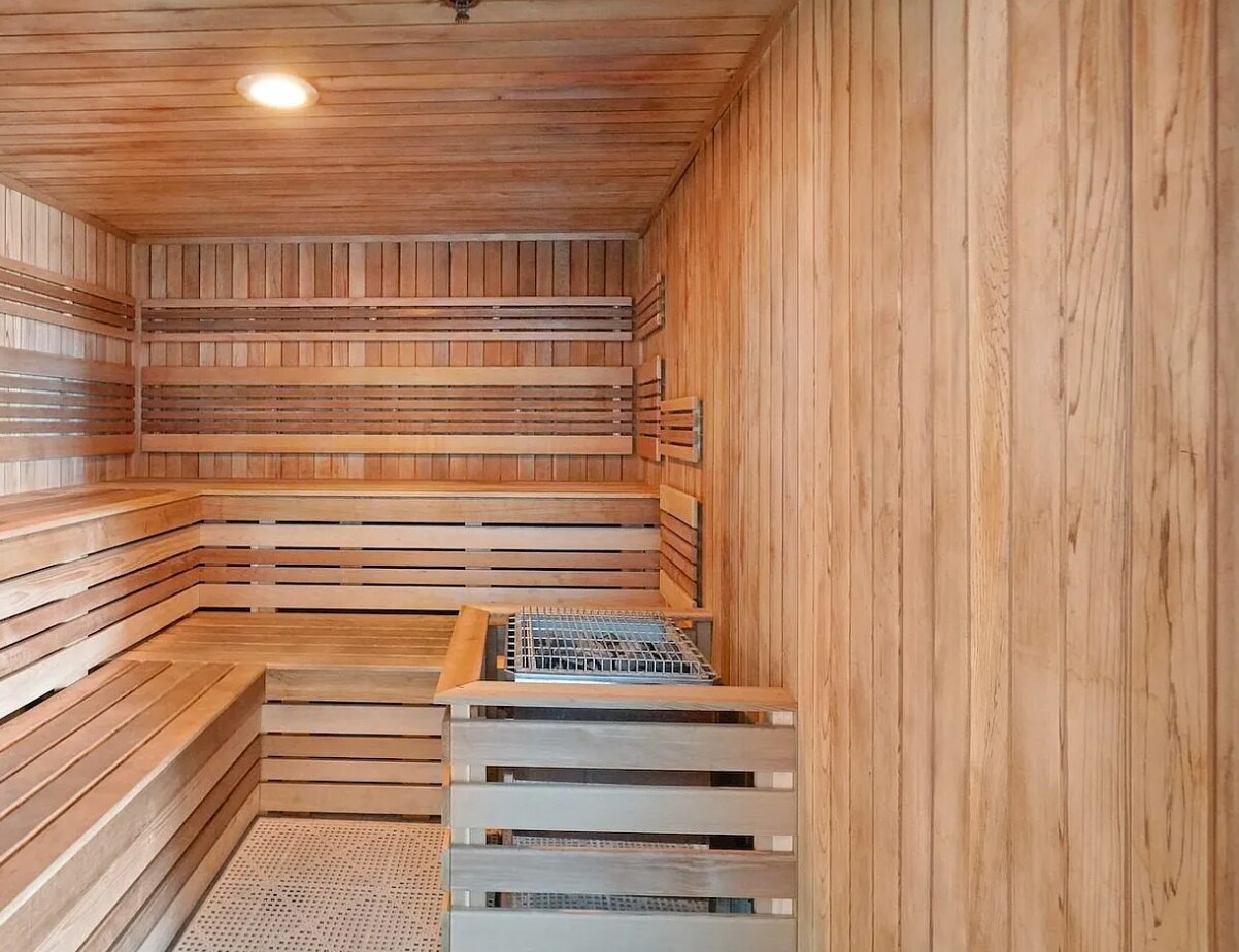 Building Photo - 1800 N Bayshore Dr