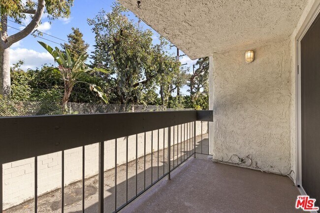 Building Photo - 4900 Overland Ave