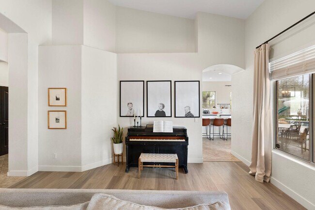 Building Photo - 5404 E Lonesome Trail