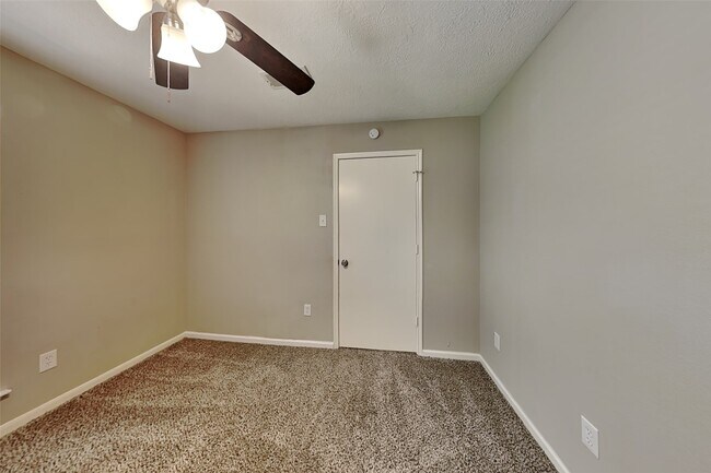 Building Photo - 14511 Cypress Falls Dr