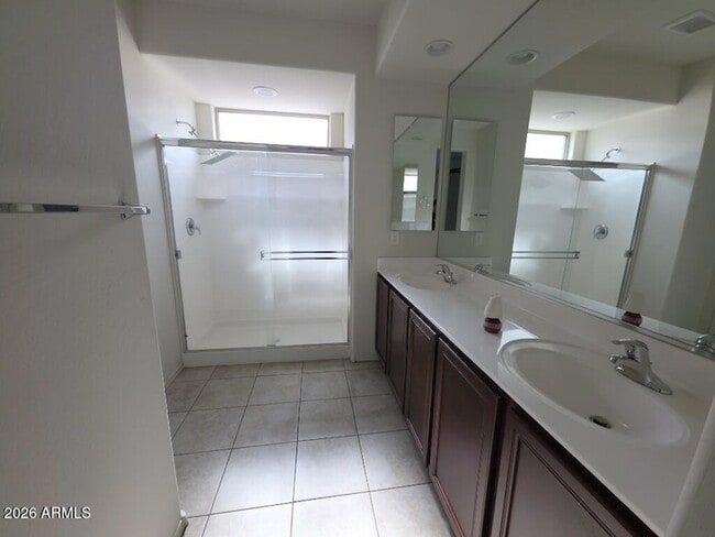 Building Photo - 16416 W Cottontail Ln