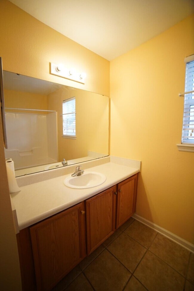 Building Photo - 2738 W Tharpe St