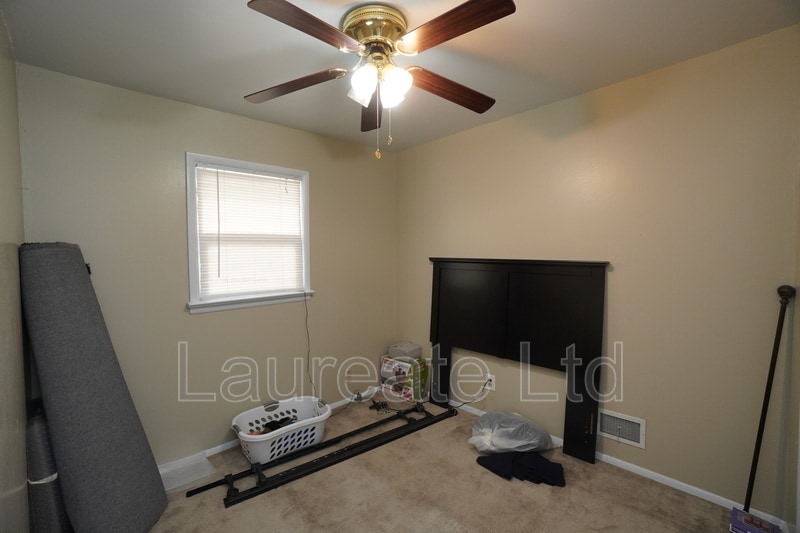 Building Photo - 4580 S Fox St