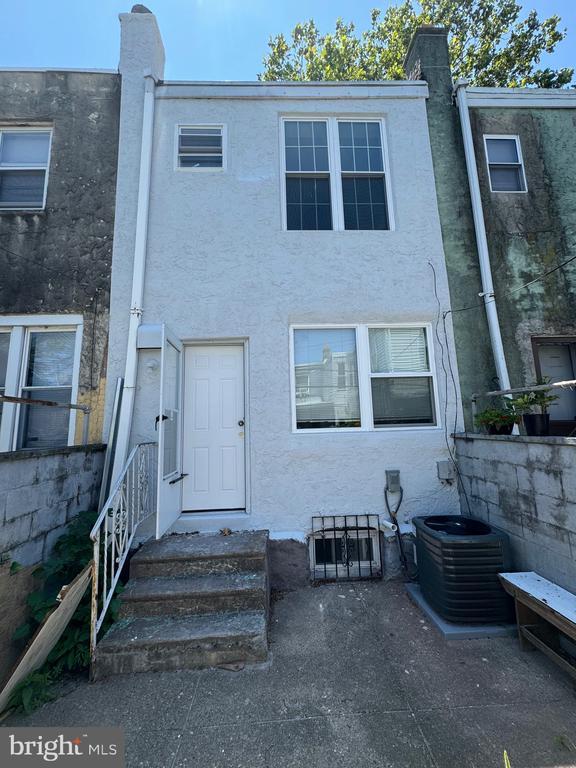 Building Photo - 2841 Cantrell St