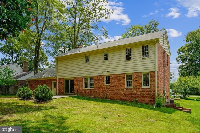 Building Photo - 11200 Powder Horn Dr
