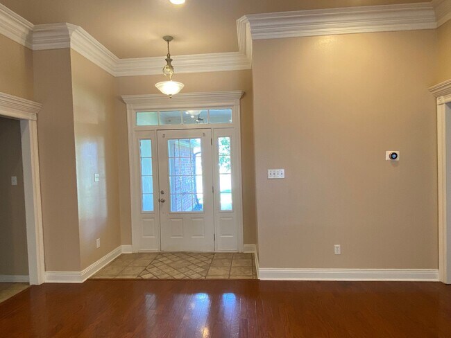 Building Photo - Golden Meadows Rental
