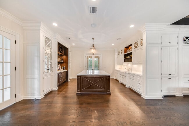 Building Photo - 51 Chestnut Ridge Rd