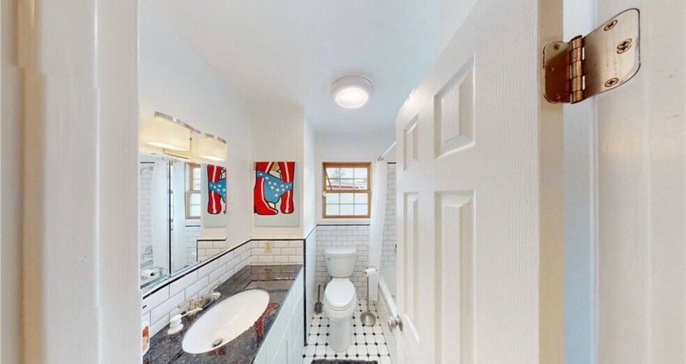 Building Photo - 7418 Farmdale Ave