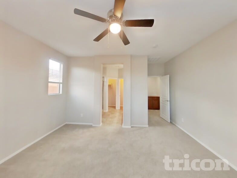 Building Photo - 21368 E North Loop