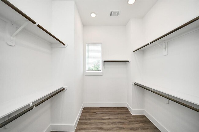 Building Photo - 3604 Runnels St