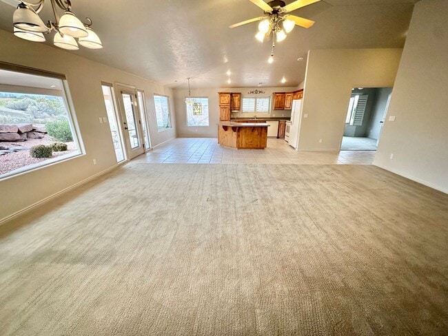 Building Photo - 3 Bedroom Home + an office on Southgate Golf Course.