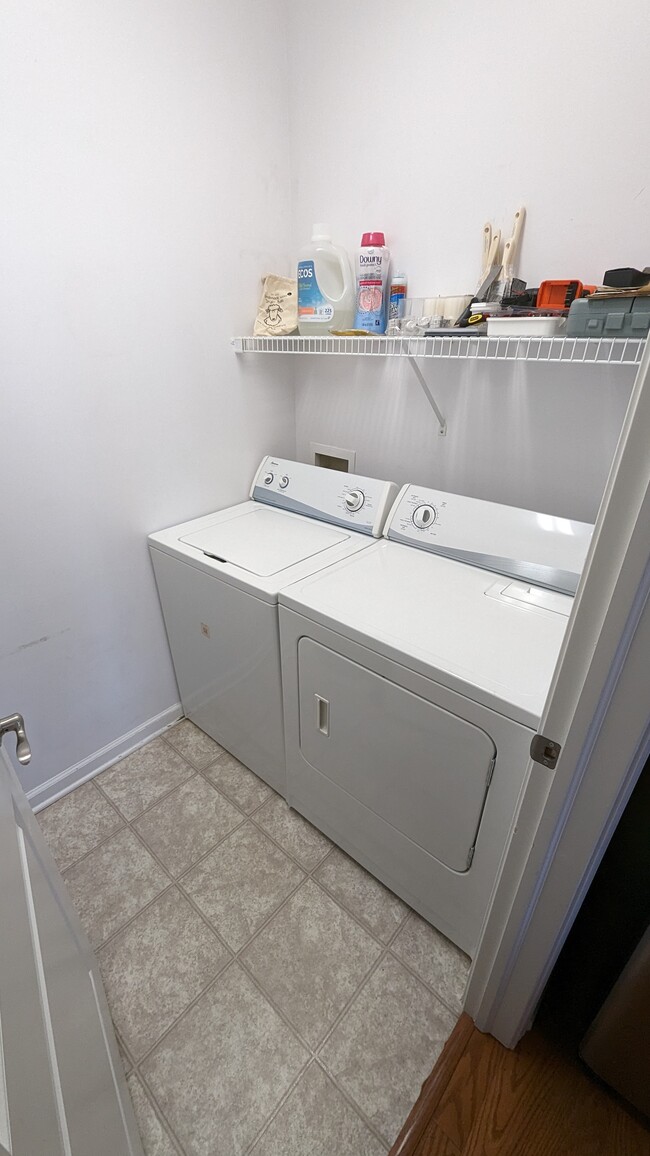 In-unit Laundry - 630 N College Ave