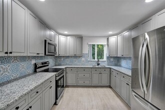 Building Photo - 3800 SW 58th Terrace