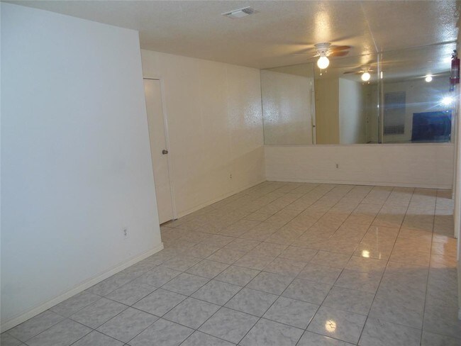 Building Photo - 6500 Sands Point Dr