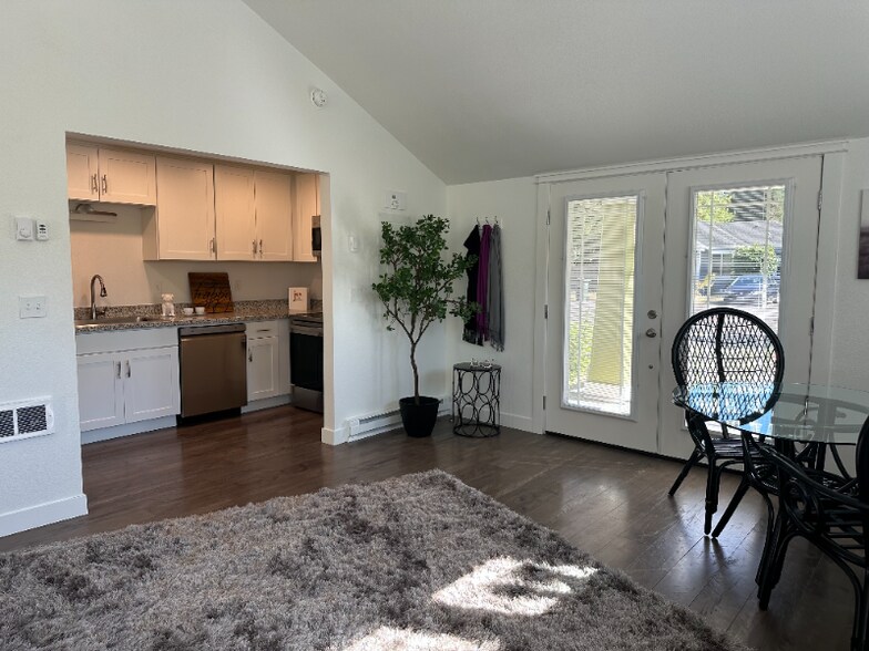 Building Photo - 4502 15th Ave SE