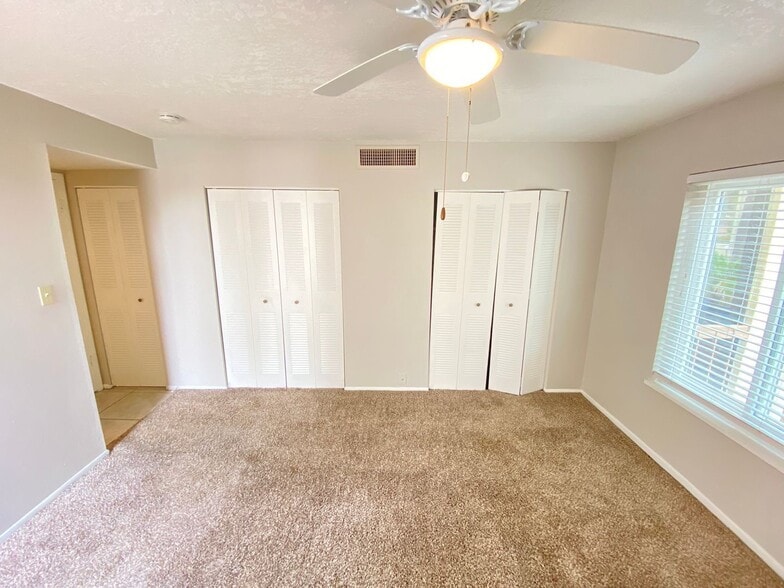 Building Photo - 584 Orange Dr