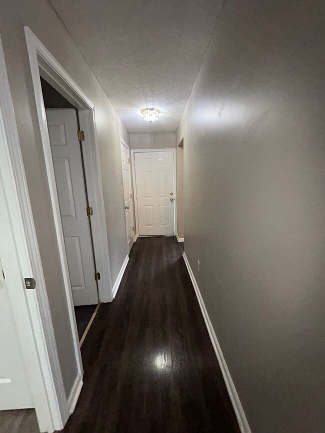 Building Photo - 122 Red Coat Ln