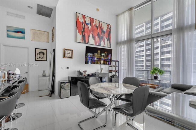 Building Photo - 475 Brickell Ave