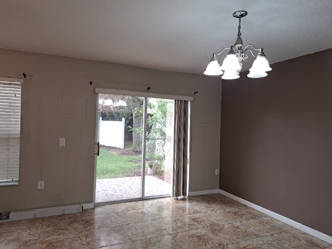Building Photo - 2527 Aventurine St