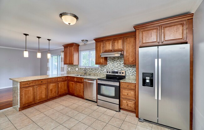 Building Photo - 15481 Duxbury Way