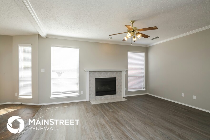 Building Photo - 304 Emery Oak Ct