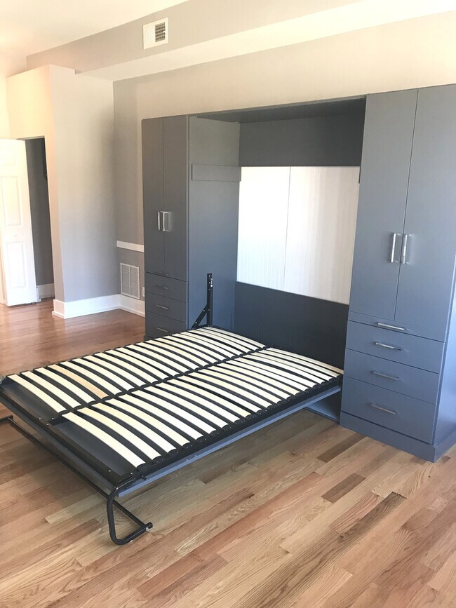 Building Photo - 721 South Blvd