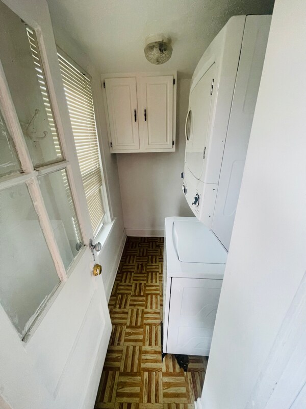 Building Photo - 3712 Parkside Dr