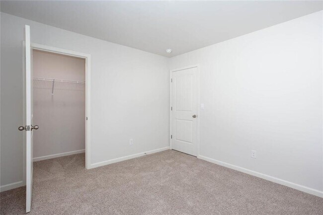 Building Photo - 61 Grv Spgs Ct