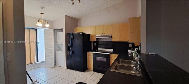 Building Photo - 2410 San Remo Cir