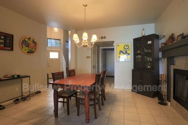 Building Photo - 4566 W Shannon St