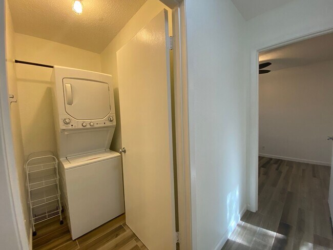 Building Photo - 9618 Sugar Hill Dr