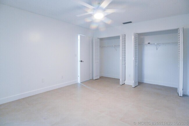 Building Photo - 1148 Summit Trail Cir