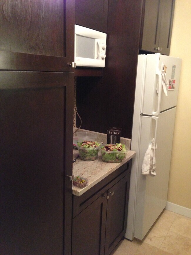 Building Photo - 1021 Arlington Blvd