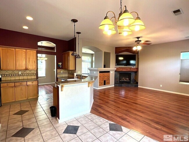 Building Photo - 3340 Sansol Ct
