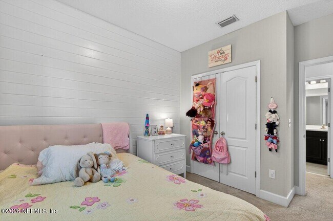 Building Photo - 120 Burlcrest Ct