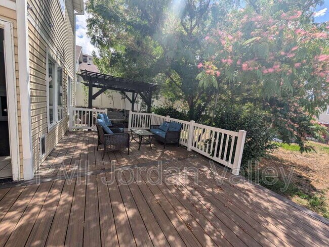 Building Photo - 14392 Dreamfield Dr