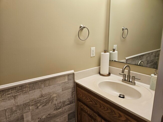 Building Photo - 2947 Sylvan Way
