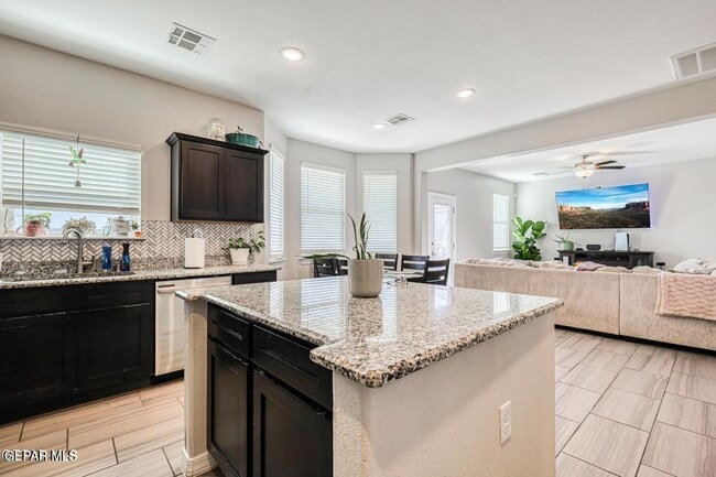 Building Photo - 4812 Marisabel Azcarate St