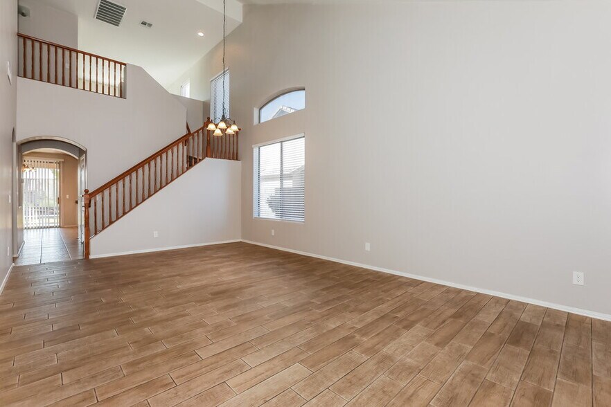 Building Photo - 1465 E Mia Ln