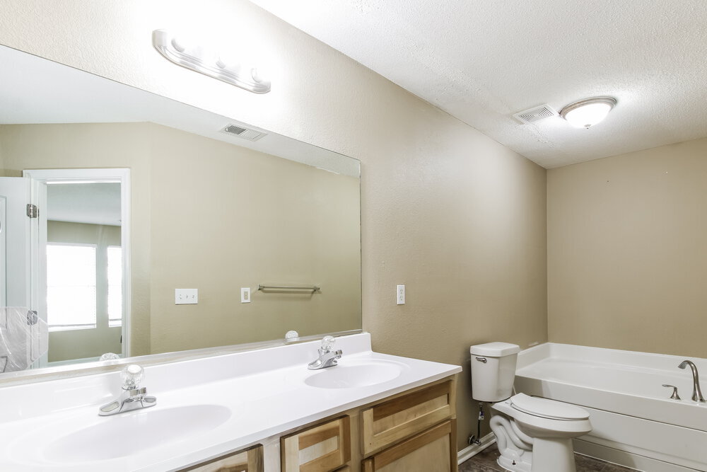 Building Photo - 10217 Cottage Farms Dr