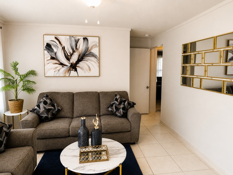 Building Photo - Albores Apartments