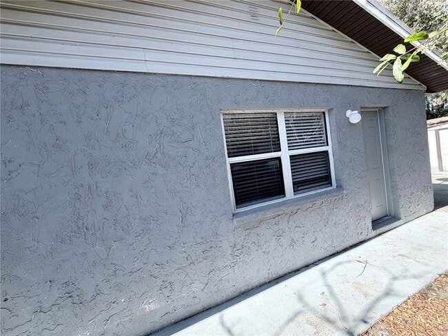 Building Photo - 2240 Jungle St